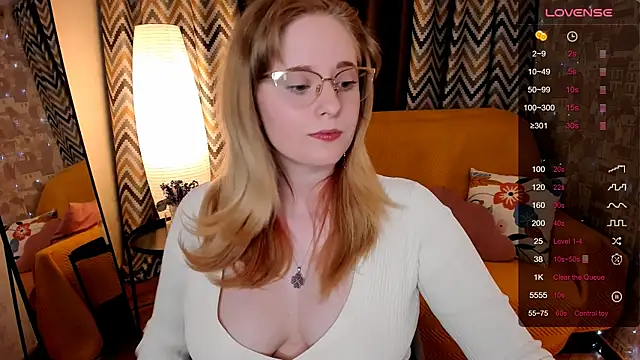 Snapshot of Aemilia_ chatting on May 18, 2026, 8:31 am Aemilia online show from May 18, 2026, 8:31 am