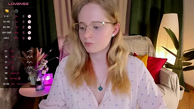 Snapshot of Aemilia_ chatting on June 8, 2026, 8:48 am Aemilia online show from June 8, 2026, 8:48 am