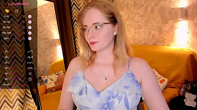 Snapshot of Aemilia_ chatting on June 17, 2026, 8:39 am Aemilia online show from June 17, 2026, 8:39 am
