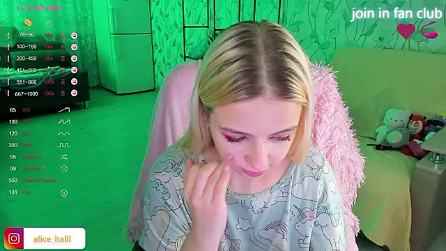 Snapshot of Alice_Halle chatting on December 2, 2024, 7:16 pm Alice Halle online show from December 2, 2024, 7:16 pm