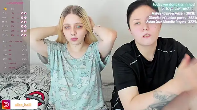 Snapshot of Alice_Halle chatting on January 24, 2025, 12:31 pm Alice Halle online show from January 24, 2025, 12:31 pm