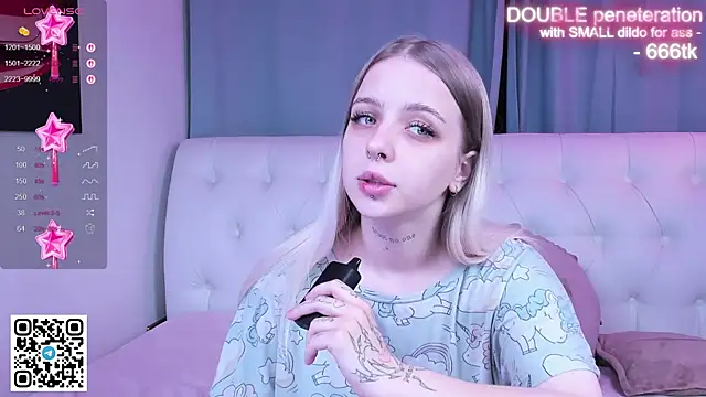 Snapshot of Alice_Halle chatting on November 5, 2025, 2:11 am Alice Halle online show from November 5, 2025, 2:11 am