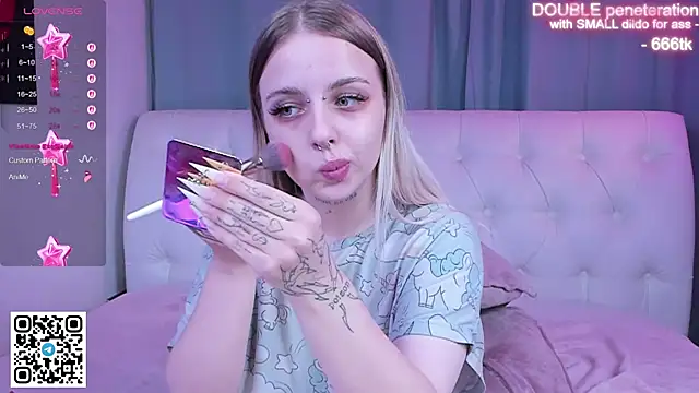 Snapshot of Alice_Halle chatting on November 9, 2025, 6:01 am Alice Halle online show from November 9, 2025, 6:01 am