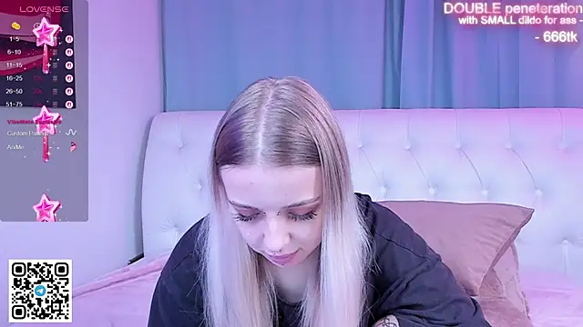 Snapshot of Alice_Halle chatting on November 12, 2025, 5:30 am Alice Halle online show from November 12, 2025, 5:30 am