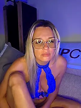 SpicyVicky online show from April 22, 2026, 4:37 am