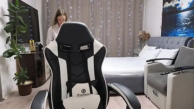 Strip-Lady online show from February 20, 2026, 1:33 pm