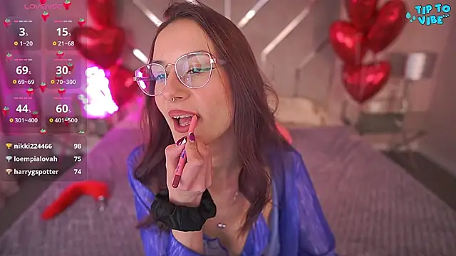 CozyMell online show from February 18, 2025, 3:31 am