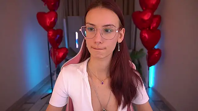 CozyMell online show from February 20, 2025, 2:02 pm