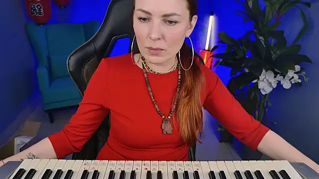 Snapshot of VandaRossi chatting on January 14, 2025, 11:10 am VandaRossi online show from January 14, 2025, 11:10 am