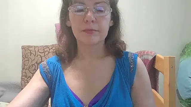 HollyJewel online show from June 11, 2026, 4:16 pm