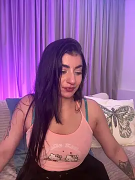 ZoeZayd online show from February 3, 2026, 10:37 pm