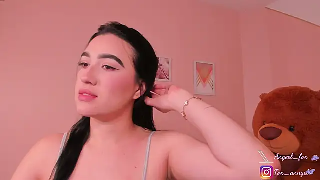 Snapshot of angeel_fox chatting on September 17, 2025, 4:03 am angeel fox online show from September 17, 2025, 4:03 am