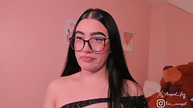 Snapshot of angeel_fox chatting on November 11, 2025, 2:22 am angeel fox online show from November 11, 2025, 2:22 am