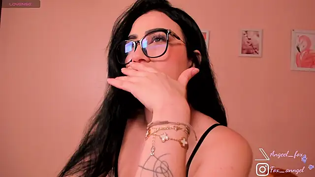 angeel fox online show from March 4, 2026, 4:07 am