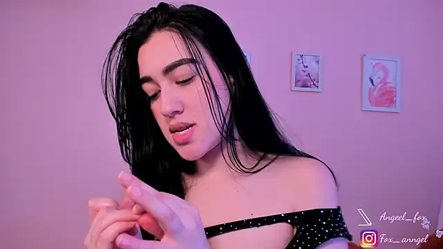 Snapshot of angeel_fox chatting on May 9, 2026, 4:56 pm angeel fox online show from May 9, 2026, 4:56 pm