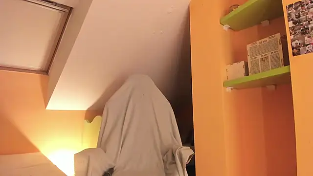 Snapshot of GoodGirll2133 chatting on February 27, 2025, 5:47 pm GoodGirll2133 online show from February 27, 2025, 5:47 pm