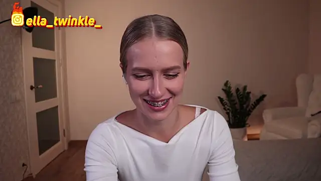 Snapshot of ella_twinkl chatting on September 26, 2025, 7:07 pm ella twinkl online show from September 26, 2025, 7:07 pm