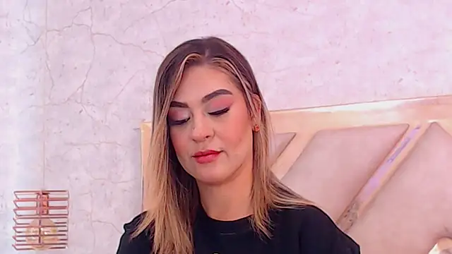 JoannaStanford online show from November 30, 2025, 8:02 pm