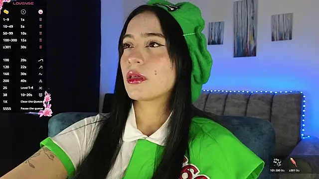 Snapshot of ZaraDames_ chatting on November 10, 2025, 1:59 am ZaraDames online show from November 10, 2025, 1:59 am