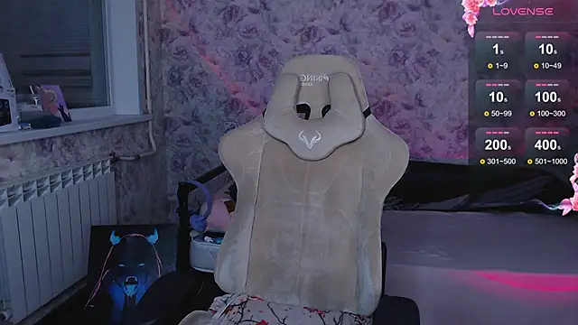 Estelle Hicks online show from October 27, 2025, 6:12 pm