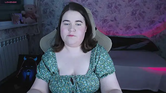 Estelle Hicks online show from May 2, 2026, 6:46 pm