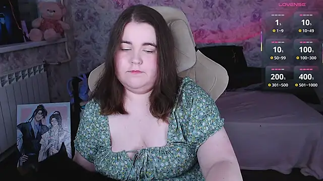 Estelle Hicks online show from June 16, 2026, 7:27 pm