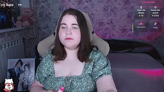 Snapshot of Estelle_Hicks chatting on June 19, 2026, 7:17 pm Estelle Hicks online show from June 19, 2026, 7:17 pm