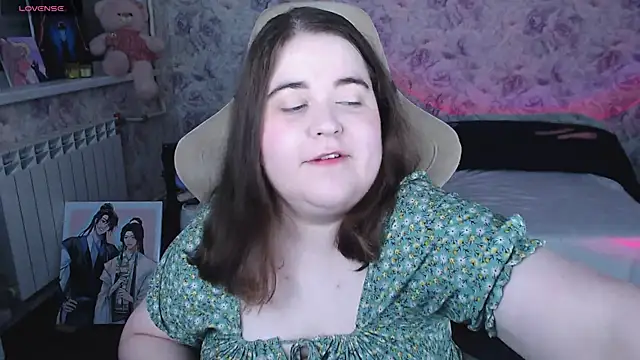 Snapshot of Estelle_Hicks chatting on July 28, 2026, 7:15 pm Estelle Hicks online show from July 28, 2026, 7:15 pm