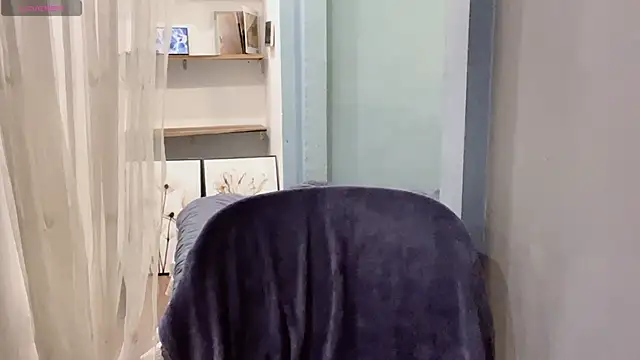  minji bae online show from December 15, 2025, 6:23 pm