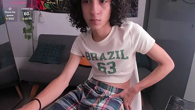 Snapshot of Danni_boy chatting on December 19, 2024, 5:08 pm Danni boy online show from December 19, 2024, 5:08 pm