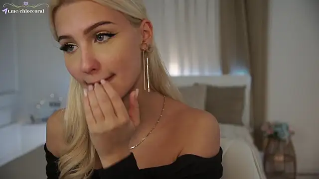 Snapshot of ChloeCoral chatting on December 4, 2024, 9:46 pm ChloeCoral online show from December 4, 2024, 9:46 pm