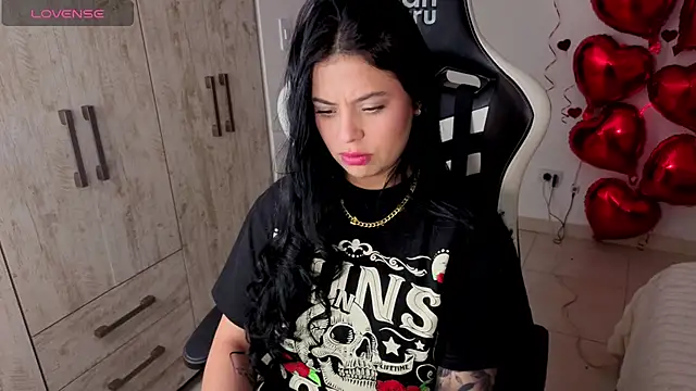 Victoryyy  online show from February 12, 2026, 11:00 pm