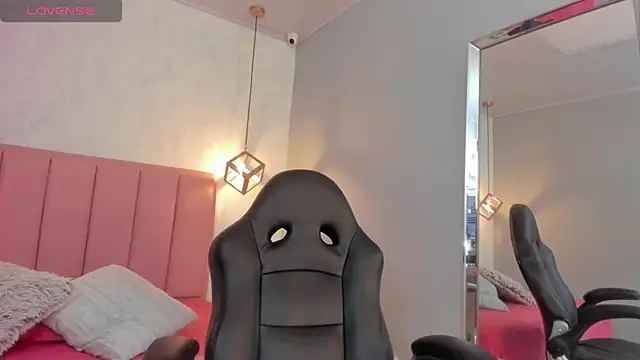 Snapshot of SUNNYCYRUS chatting on September 19, 2025, 12:28 pm SUNNYCYRUS online show from September 19, 2025, 12:28 pm