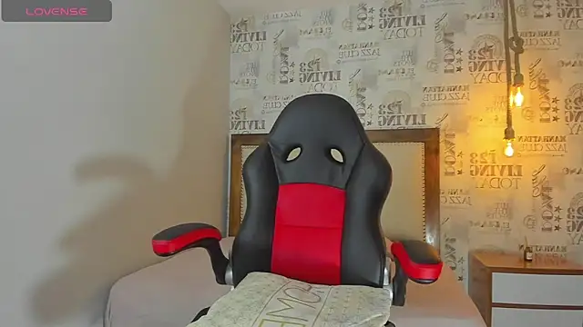 Snapshot of SUNNYCYRUS chatting on October 6, 2025, 1:41 pm SUNNYCYRUS online show from October 6, 2025, 1:41 pm