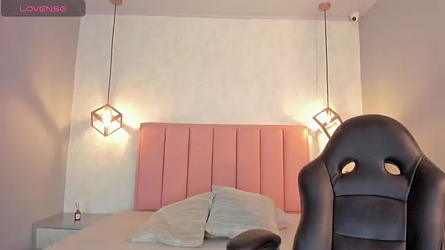 Snapshot of SUNNYCYRUS chatting on October 28, 2025, 12:41 pm SUNNYCYRUS online show from October 28, 2025, 12:41 pm