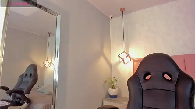 Snapshot of SUNNYCYRUS chatting on October 30, 2025, 12:28 pm SUNNYCYRUS online show from October 30, 2025, 12:28 pm