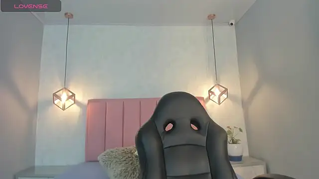 Snapshot of SUNNYCYRUS chatting on November 7, 2025, 12:27 pm SUNNYCYRUS online show from November 7, 2025, 12:27 pm