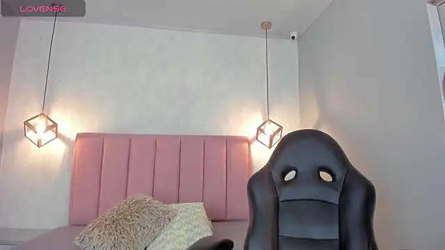 Snapshot of SUNNYCYRUS chatting on November 8, 2025, 12:27 pm SUNNYCYRUS online show from November 8, 2025, 12:27 pm