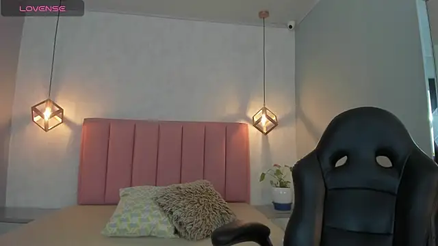 Snapshot of SUNNYCYRUS chatting on November 11, 2025, 12:38 pm SUNNYCYRUS online show from November 11, 2025, 12:38 pm