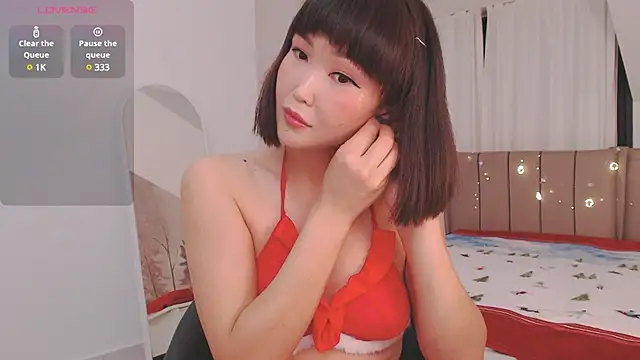 Snapshot of TumiLio chatting on December 25, 2024, 7:35 am TumiLio online show from December 25, 2024, 7:35 am