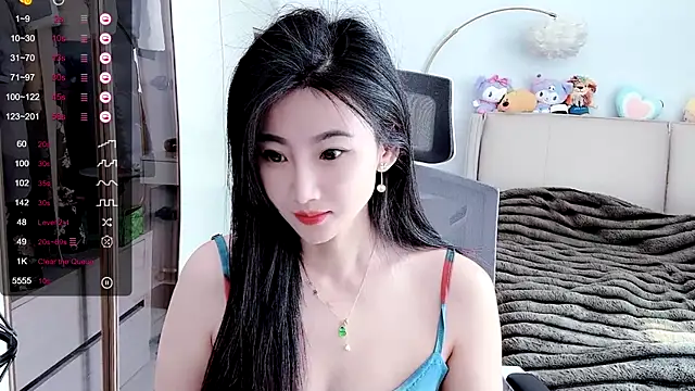 FeiFei-babe online show from February 28, 2025, 4:32 am
