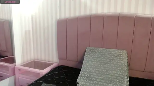 Snapshot of Susy_thomson chatting on February 6, 2025, 7:18 pm Susy thomson online show from February 6, 2025, 7:18 pm