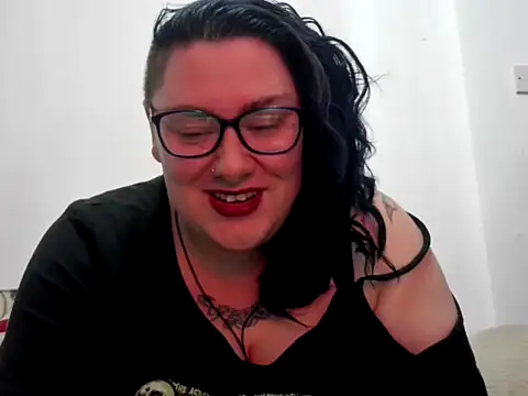 Bustycurves online show from September 12, 2025, 7:25 pm