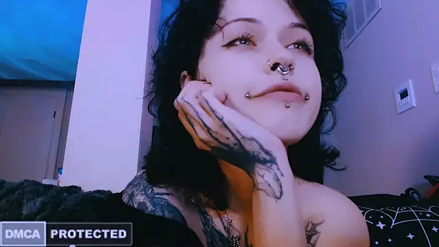 NaughtyLittleFox online show from April 28, 2026, 5:45 am