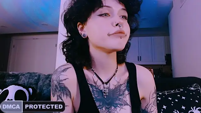 NaughtyLittleFox online show from May 7, 2026, 3:23 am
