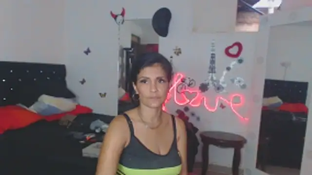 Snapshot of brigitht chatting on November 3, 2025, 10:42 pm brigitht online show from November 3, 2025, 10:42 pm