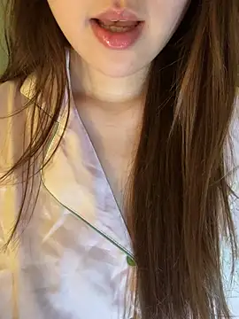 minmin2kk5 online show from July 5, 2026, 4:03 pm