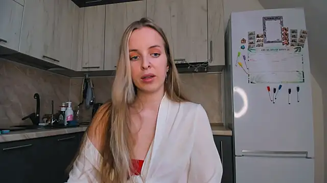 Snapshot of violet_blue_eyes chatting on February 6, 2025, 1:21 pm violet blue eyes online show from February 6, 2025, 1:21 pm