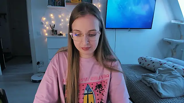 violet blue eyes online show from February 5, 2026, 11:04 am