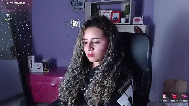 Snapshot of celeste_blue69 chatting on February 18, 2025, 8:59 am celeste blue69 online show from February 18, 2025, 8:59 am